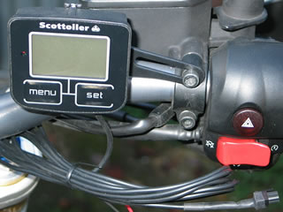 scottoiler esystem instalación Aprilia Dosoduro - pantalla