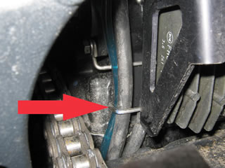 Triumph Street Triple R 2013 - Scottoiler ruta del tubo 1