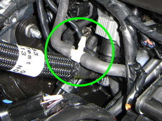 Triumph Street Triple R 2013 - Scottoiler conexión al vacío 1